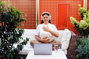 Reiki Energy Healing Online Virtual Remote Distance Zoom Session Reiki Master Kevin Foresman Enlumnia Dallas TX USA 2026